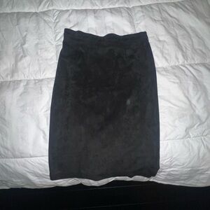 Lulu's Classic Black Pencil Skirt
